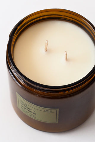 Dilo Candle No. 02 Amber + Oakmoss