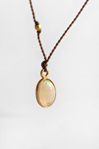 18k Small Opal Necklace