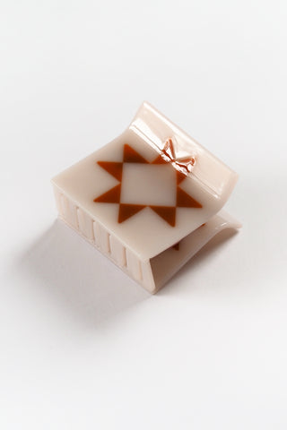 Cinnamon Sawtooth Star Claw