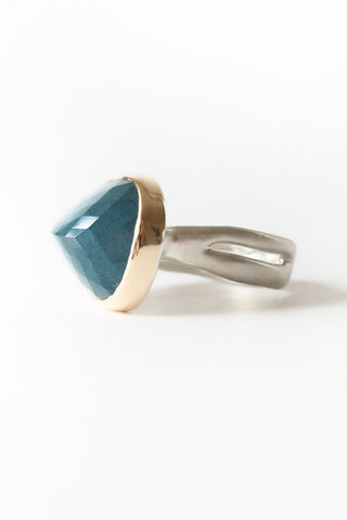 Moss Aquamarine Pear Cocktail + Sea Kelp Band Ring