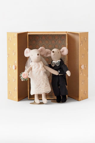 Mum and Dad Wedding Mouse Couple