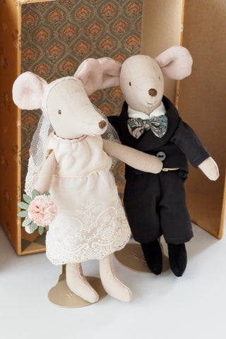 Mum and Dad Wedding Mouse Couple