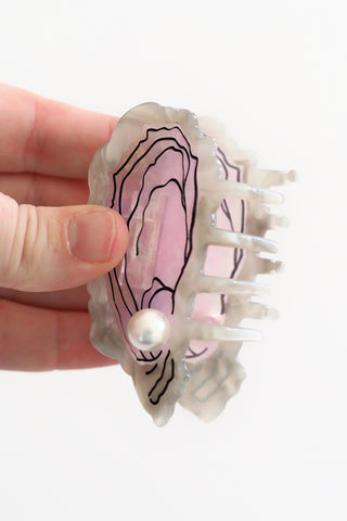Oyster Hair Claw Clip