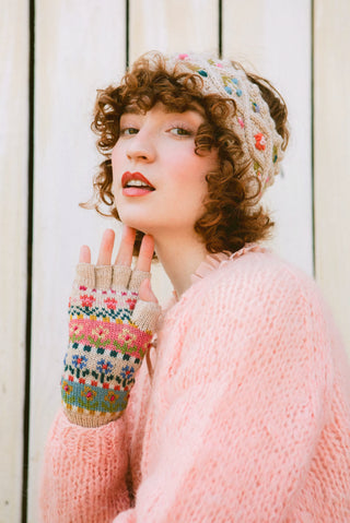 Natural Tulip Fingerless Gloves