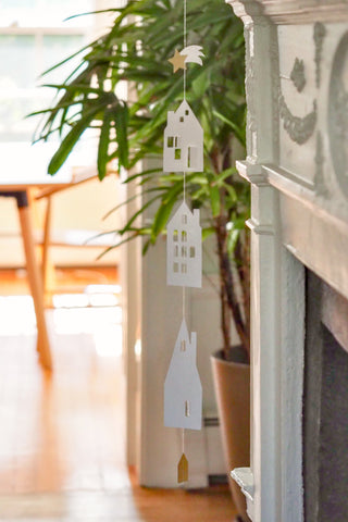 Wintertown Paper House Chain