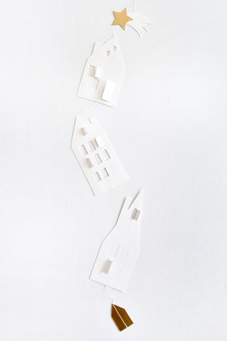 Wintertown Paper House Chain
